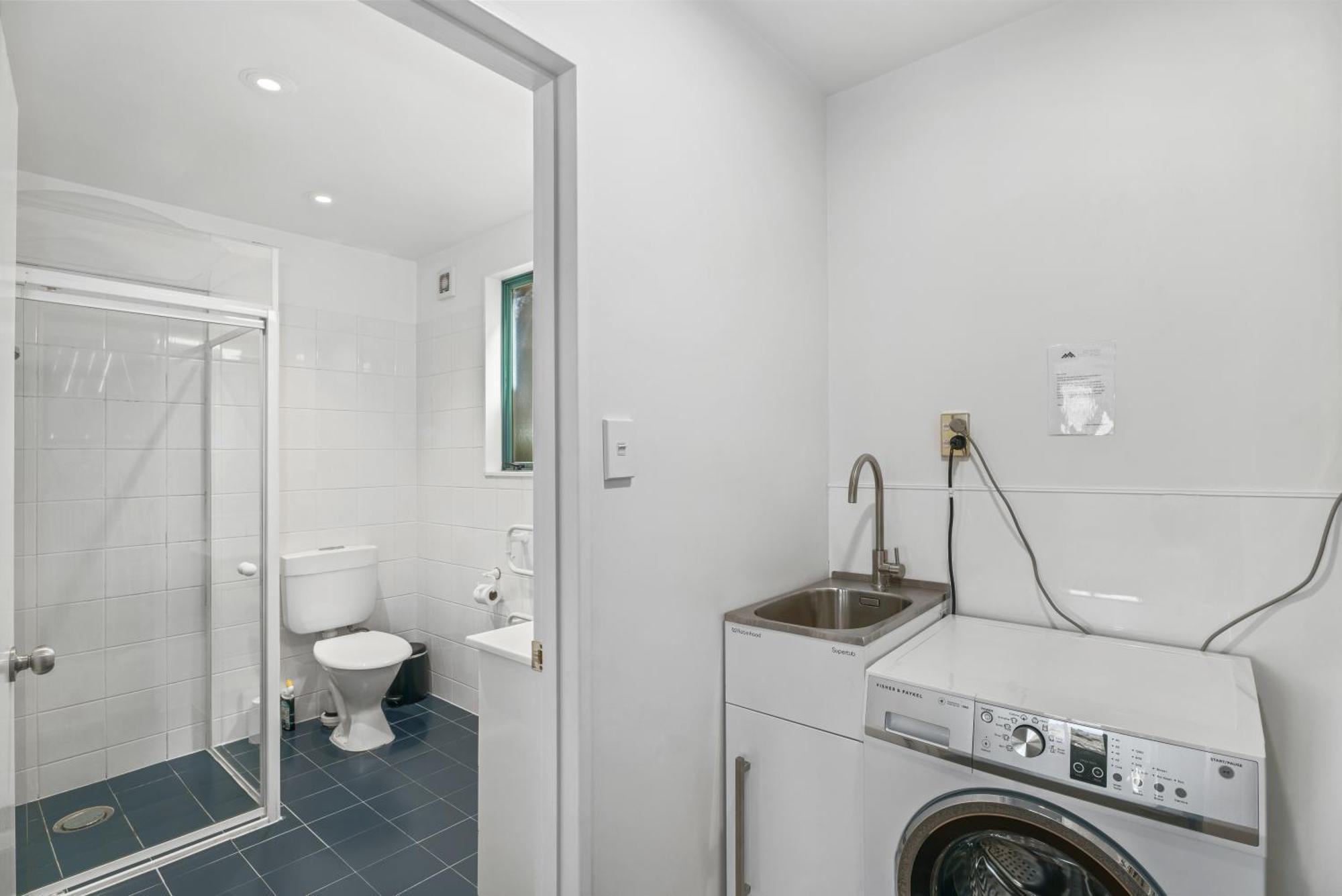 Lakefront Living At Remarkables Retreat - Eight Queenstown Bagian luar foto