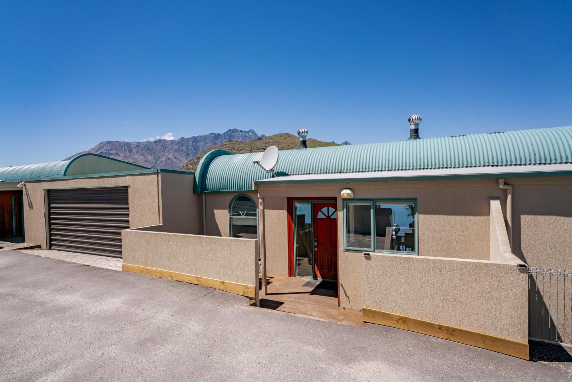 Lakefront Living At Remarkables Retreat - Eight Queenstown Bagian luar foto