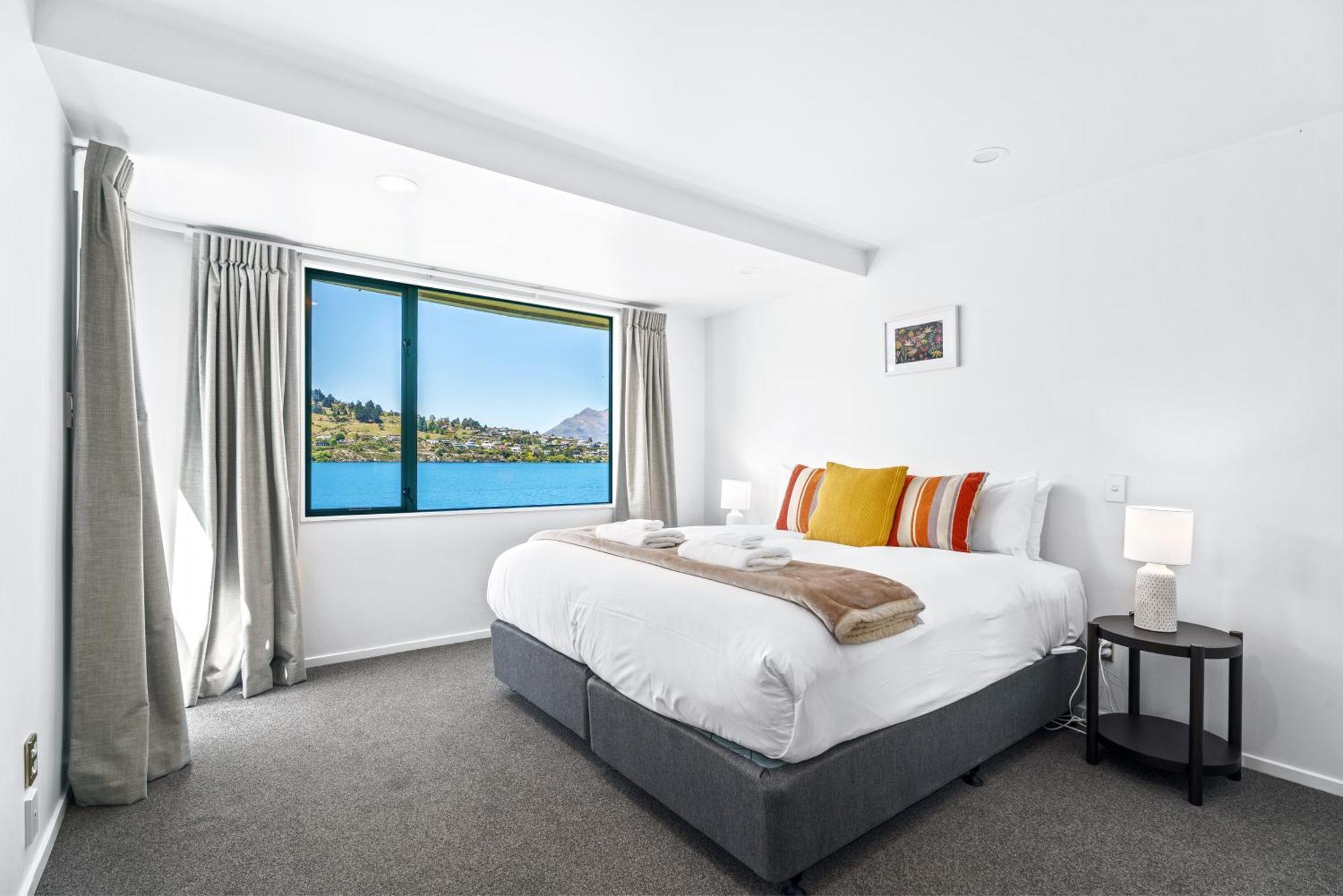 Lakefront Living At Remarkables Retreat - Eight Queenstown Bagian luar foto