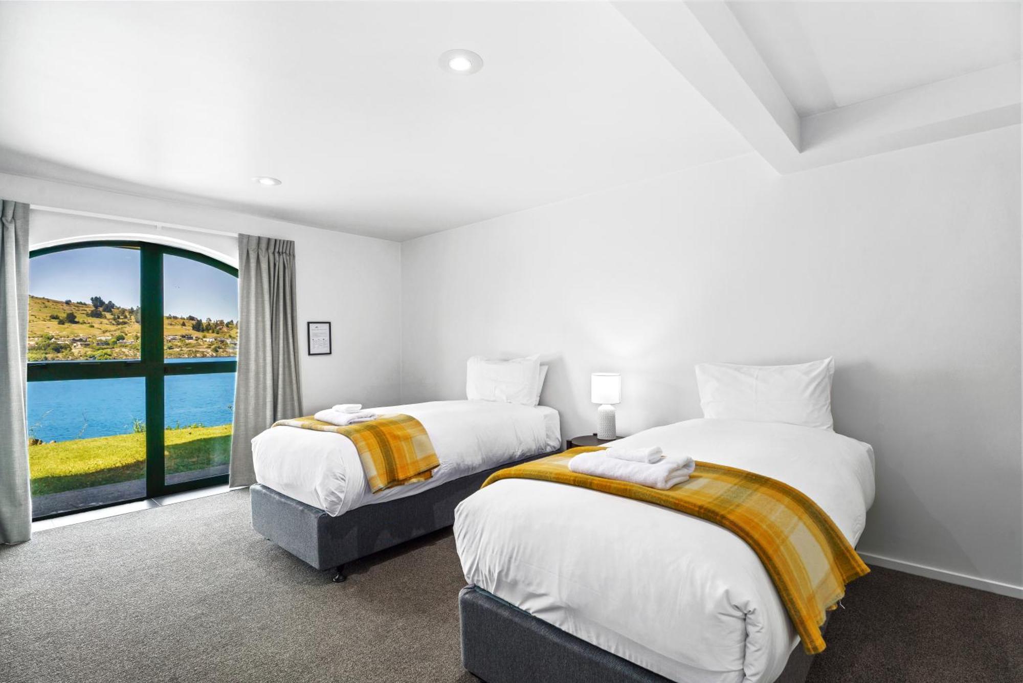 Lakefront Living At Remarkables Retreat - Eight Queenstown Bagian luar foto