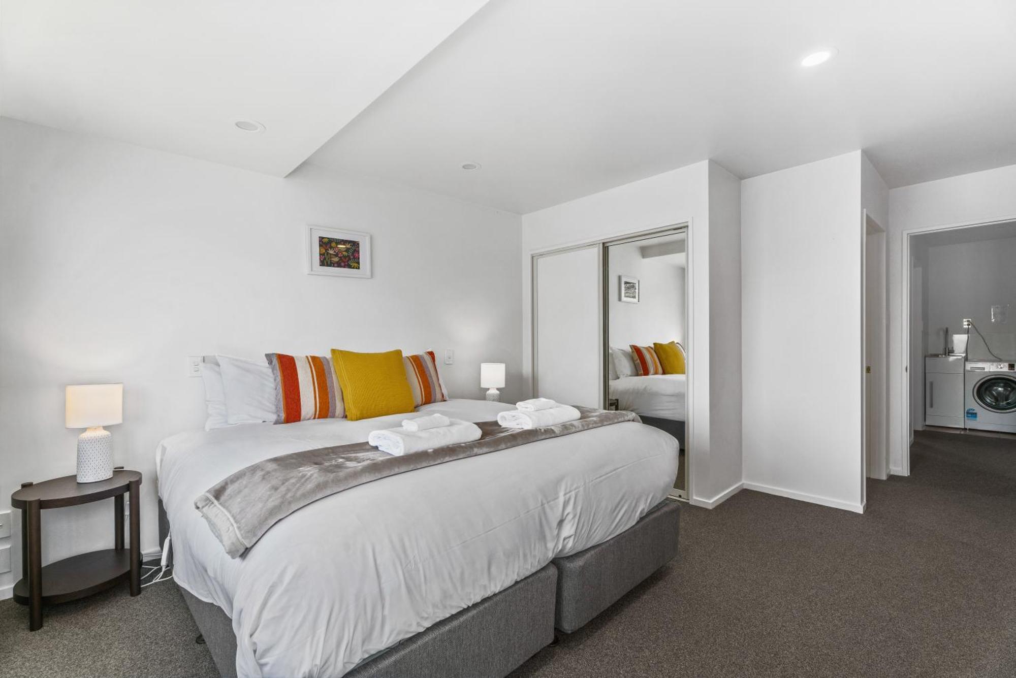 Lakefront Living At Remarkables Retreat - Eight Queenstown Bagian luar foto