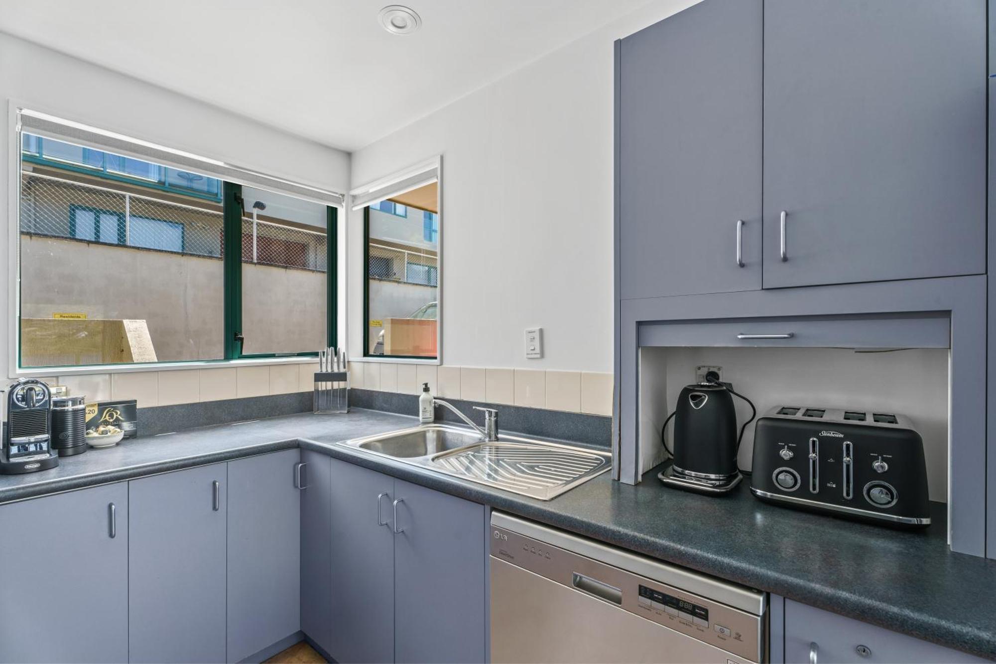 Lakefront Living At Remarkables Retreat - Eight Queenstown Bagian luar foto