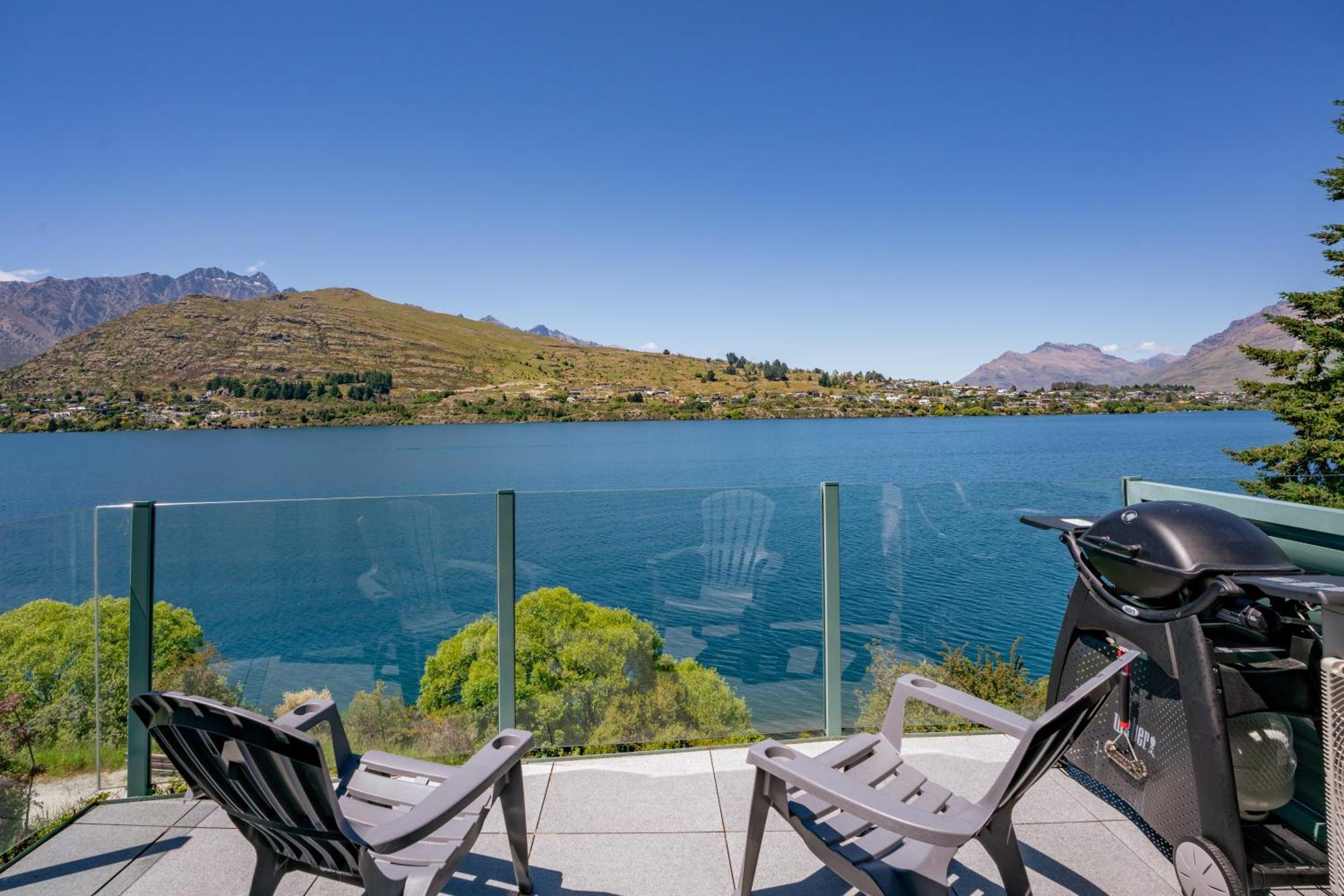 Lakefront Living At Remarkables Retreat - Eight Queenstown Bagian luar foto