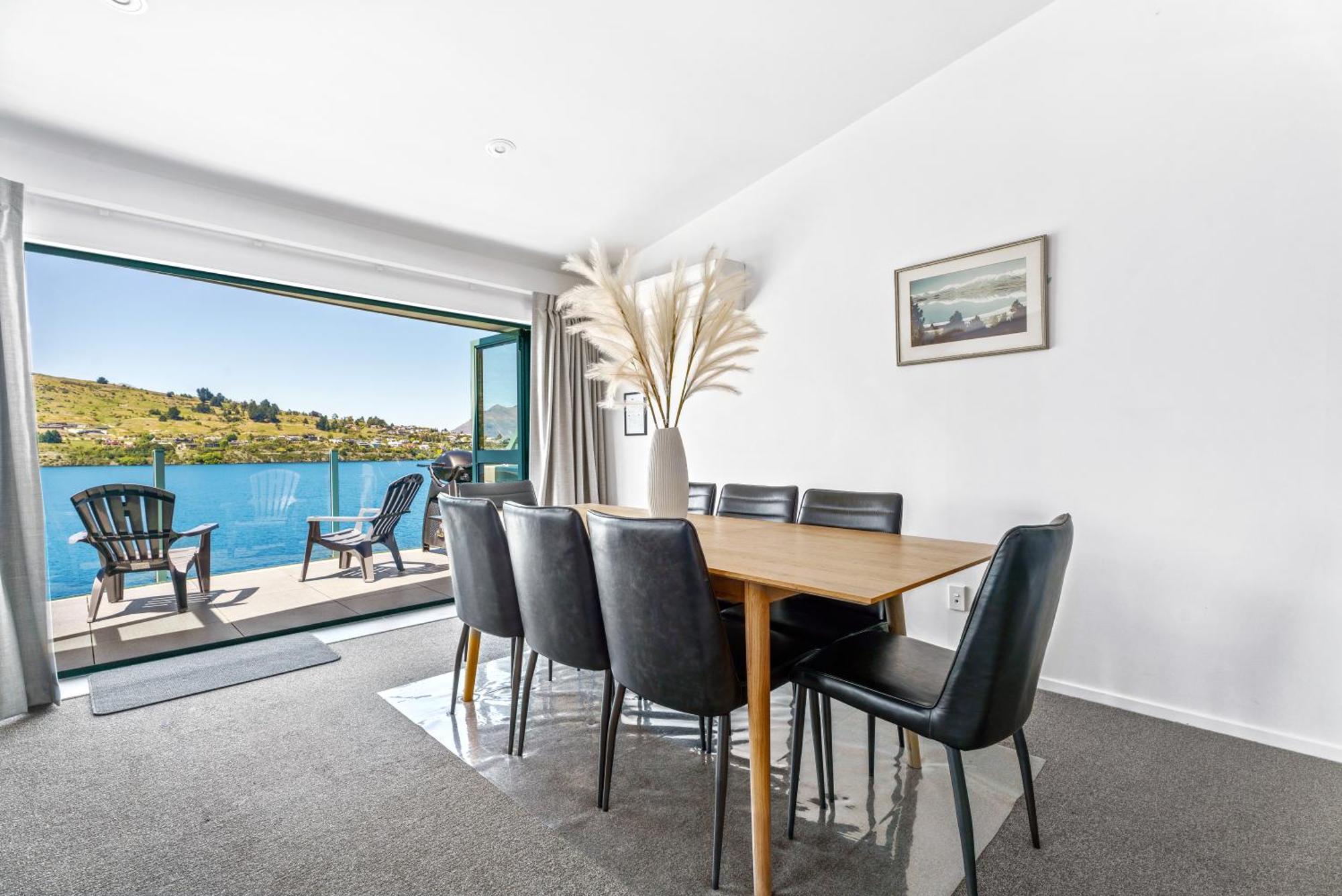 Lakefront Living At Remarkables Retreat - Eight Queenstown Bagian luar foto