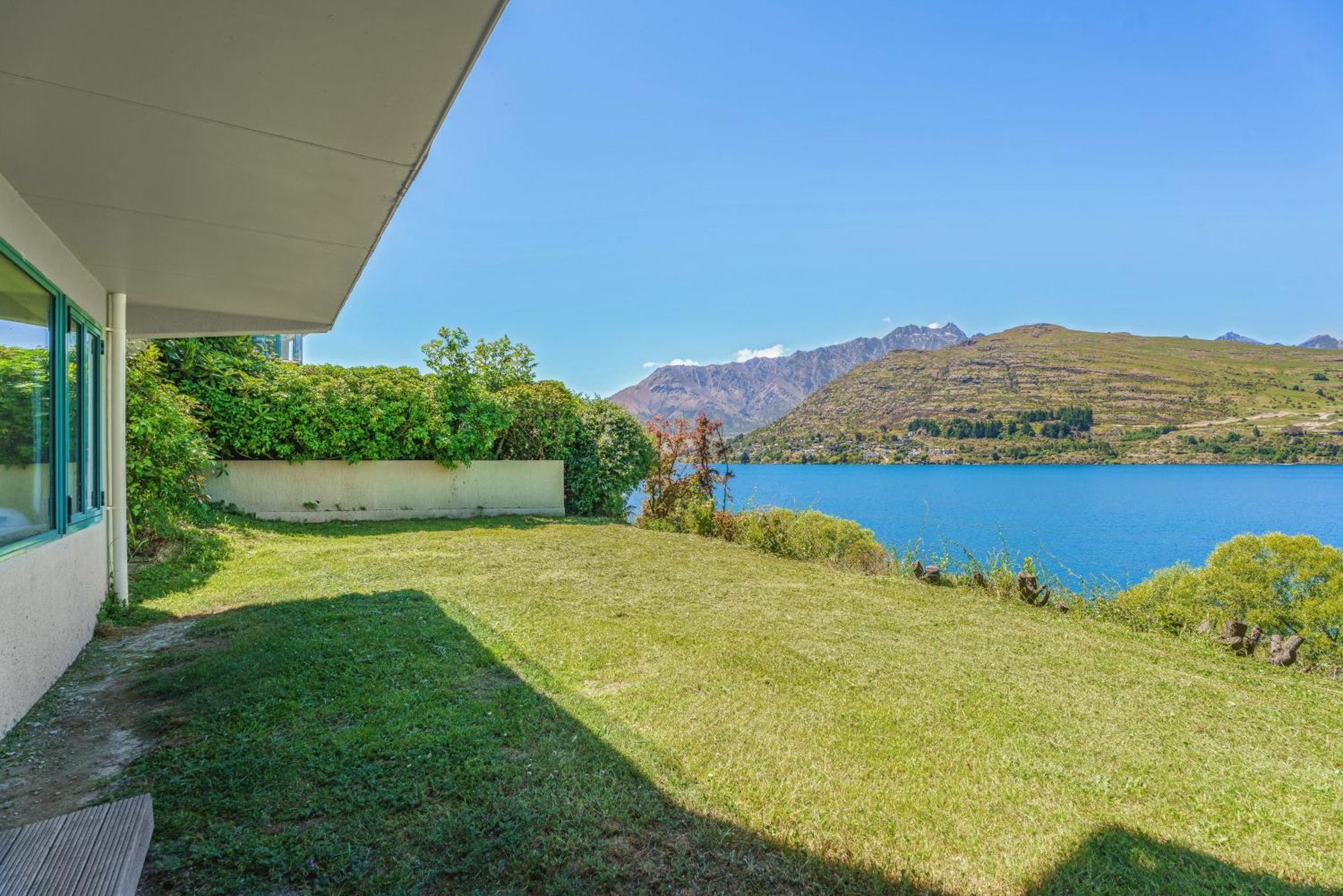 Lakefront Living At Remarkables Retreat - Eight Queenstown Bagian luar foto